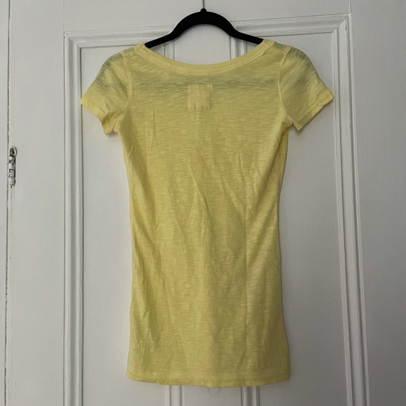 XS Hollister deep v t shirt - Picture 2 of 3